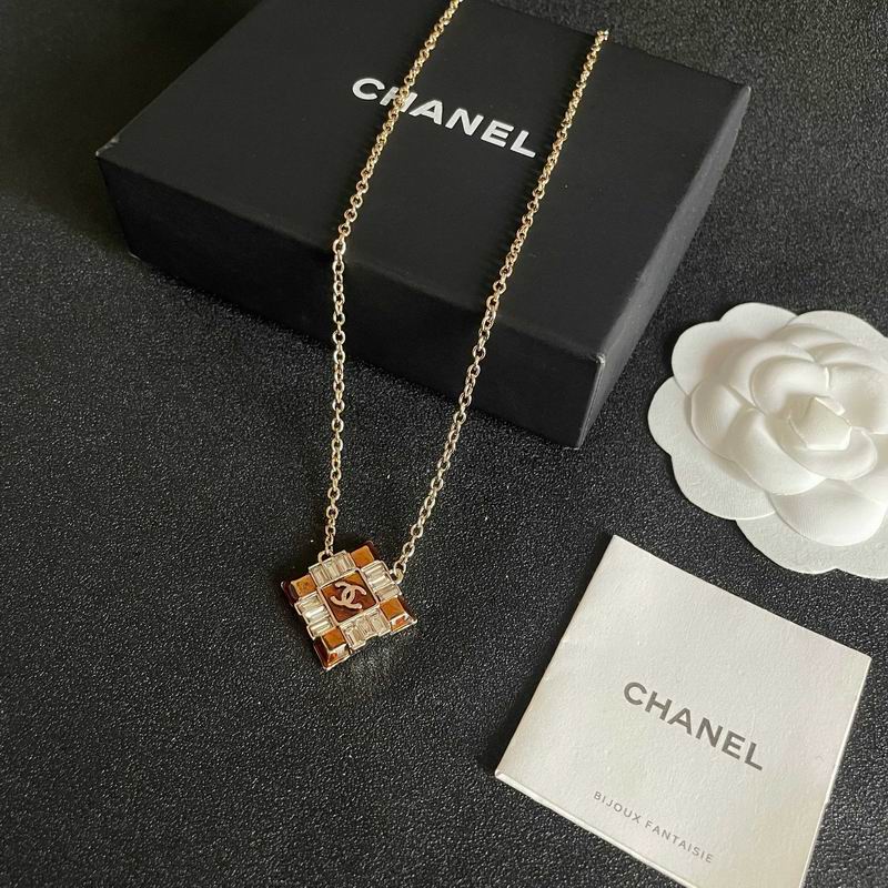 Chanel Necklace 06yxs124